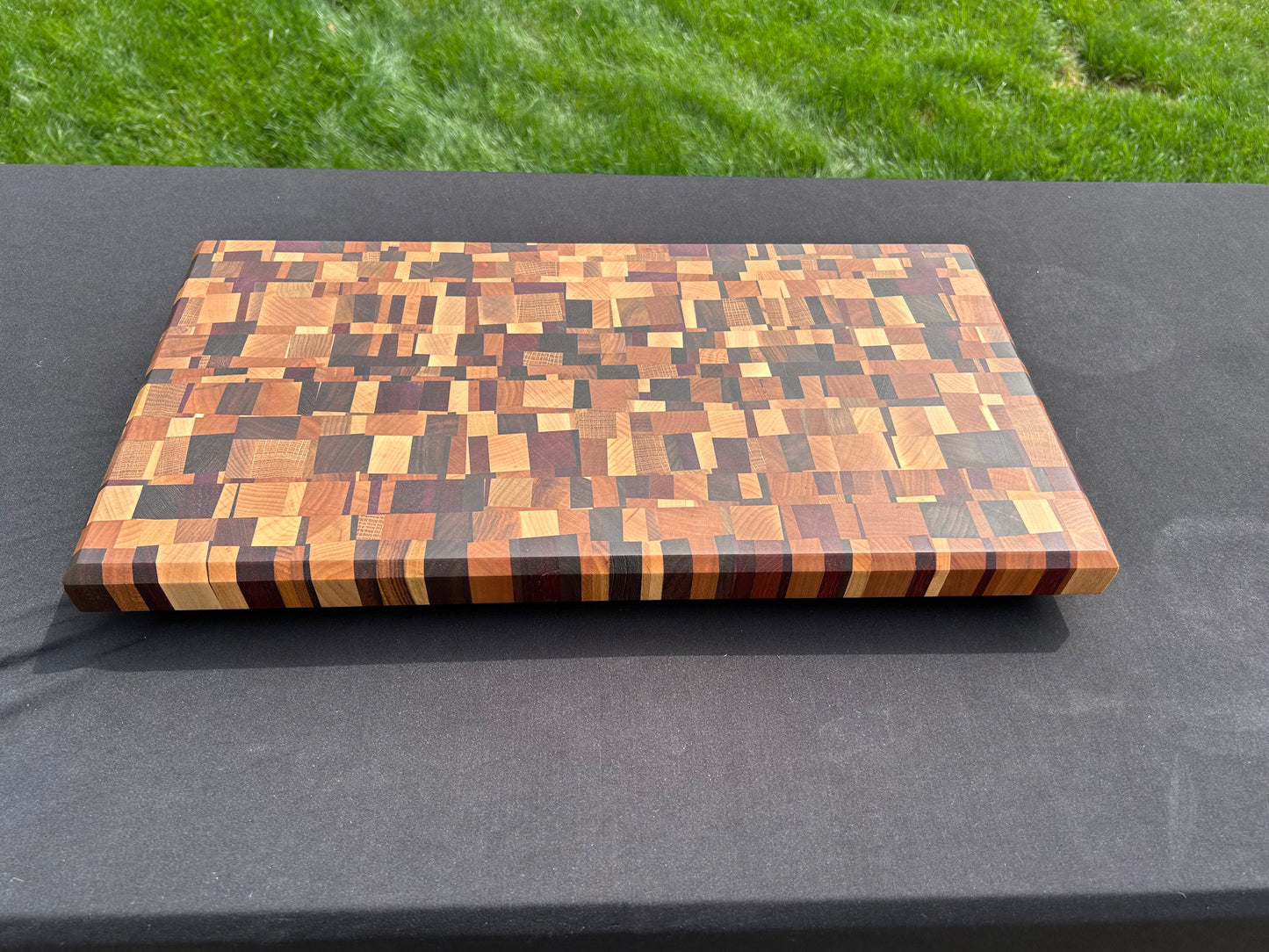 Chaotic Pattern End Grain Cutting Board