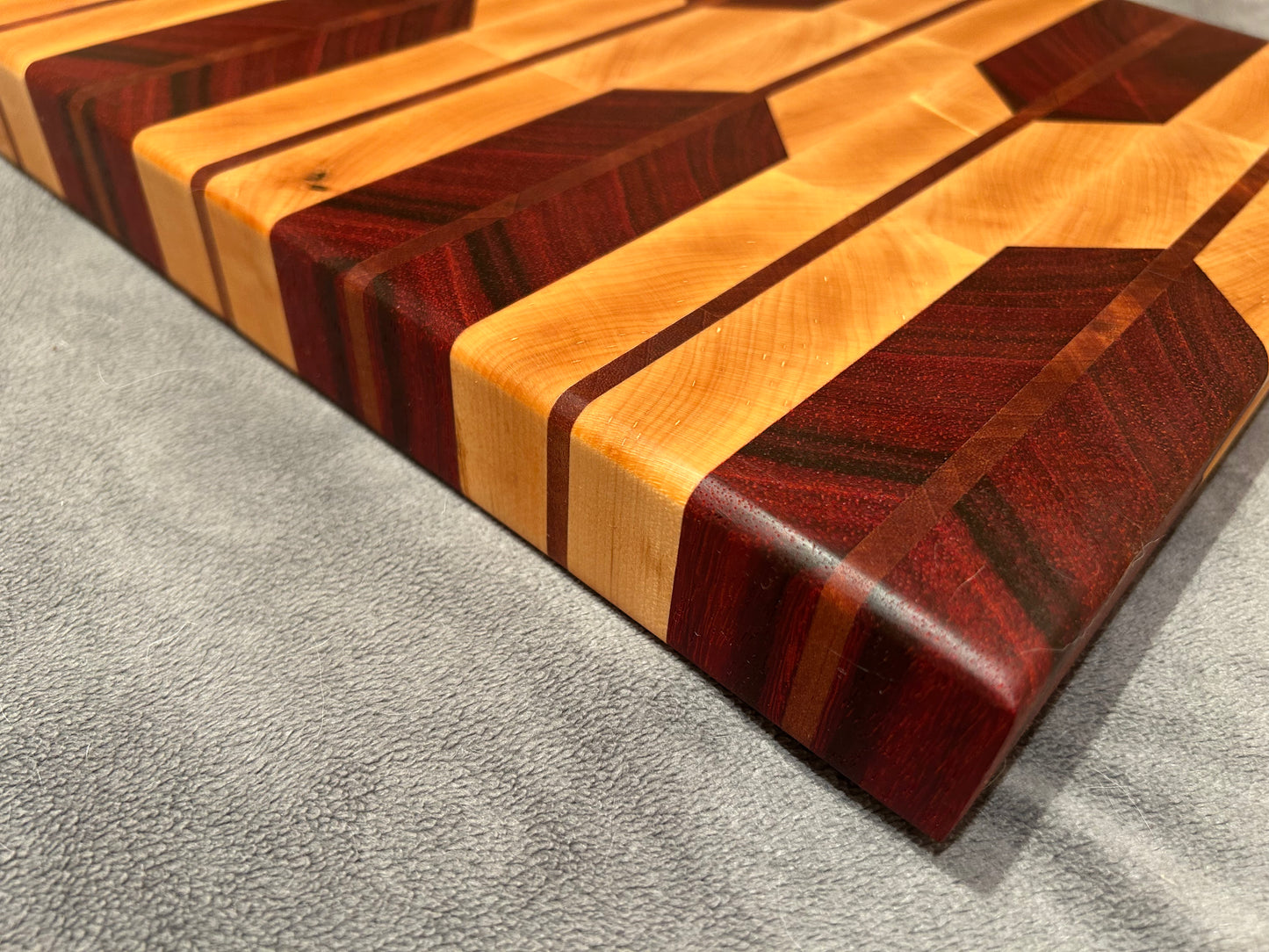 Padauk Arrows End Grain Board