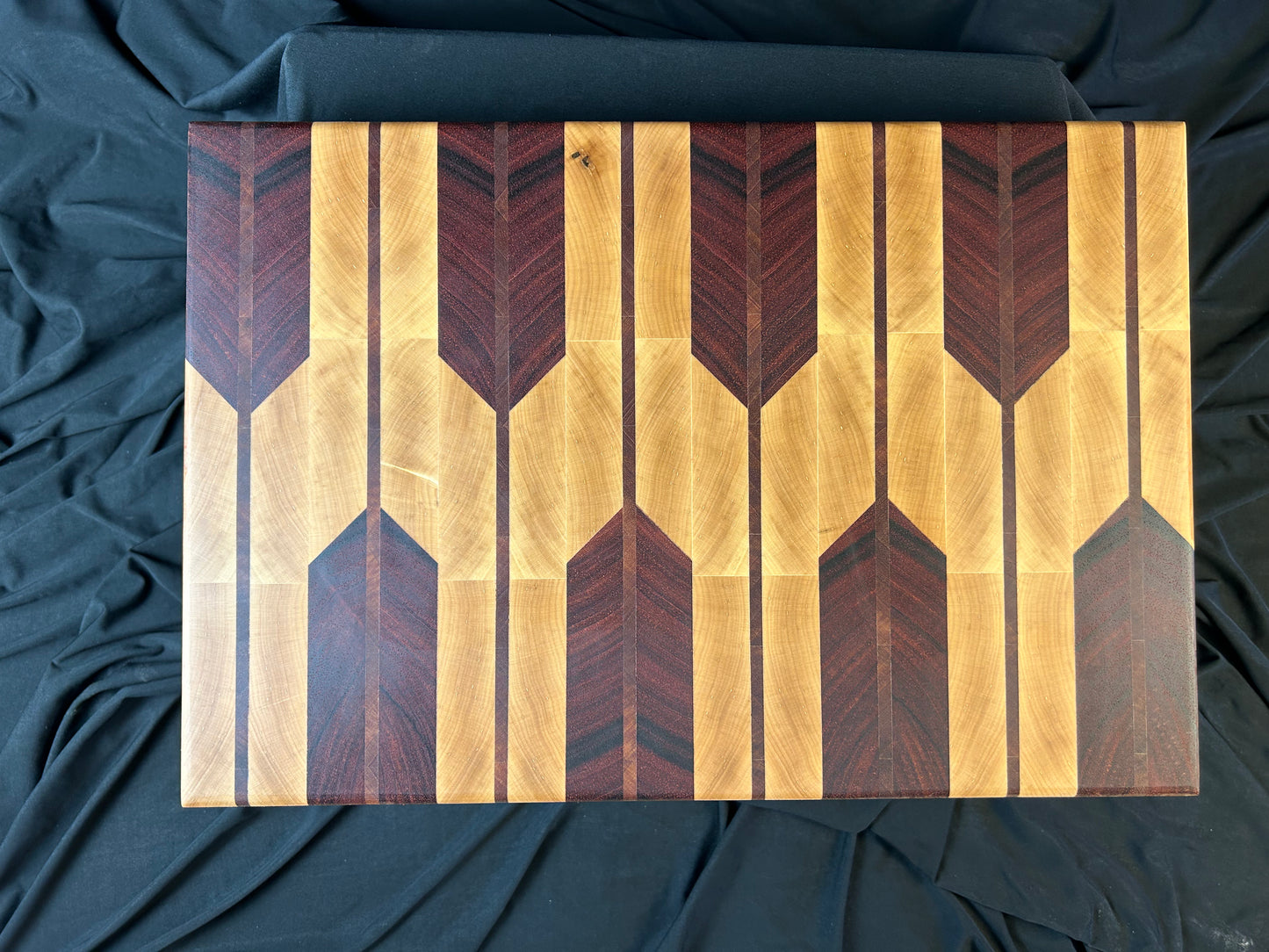 Maple and Padauk Arrow Pattern End Grain Cutting Board